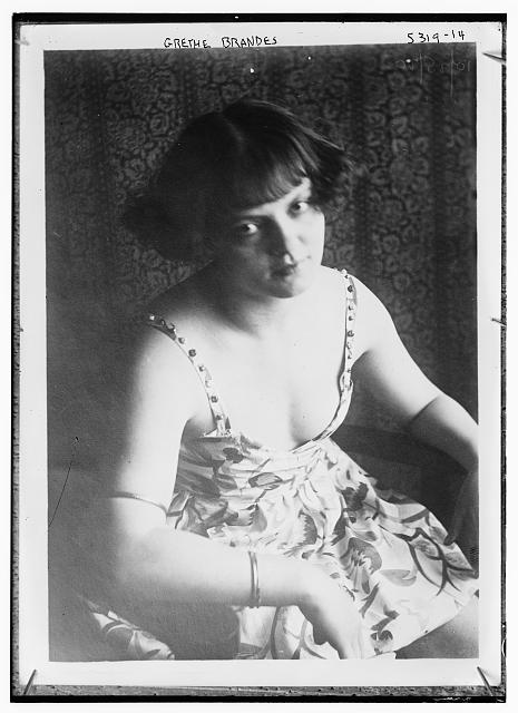 VETEMENTS Grethe Brandes abiti bassi abbigliamento stampe floreali donna servizio notizie bagno