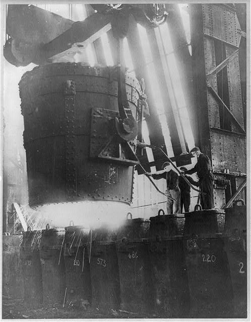 Photo:Molten Metal,large ladle,British Steel Industry,WWII - Picture 1 of 1